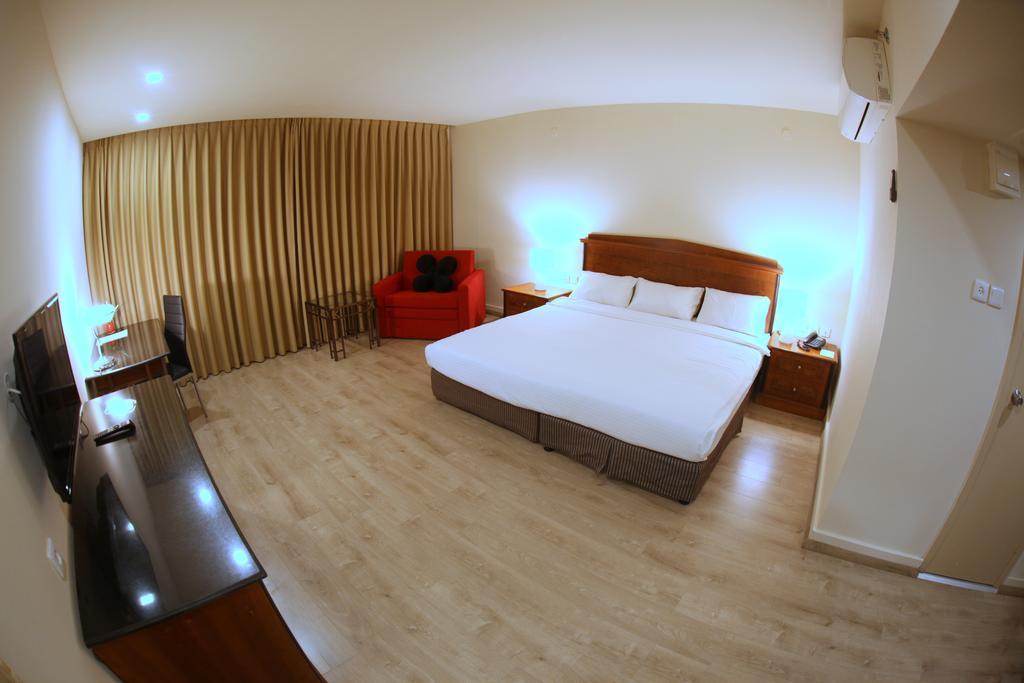 Avia Hotel & Resort Yehud-Monosson Eksteriør billede