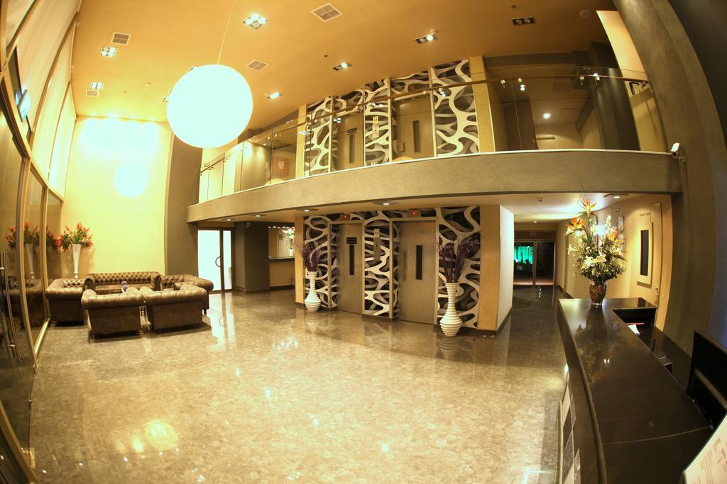 Avia Hotel & Resort Yehud-Monosson Eksteriør billede