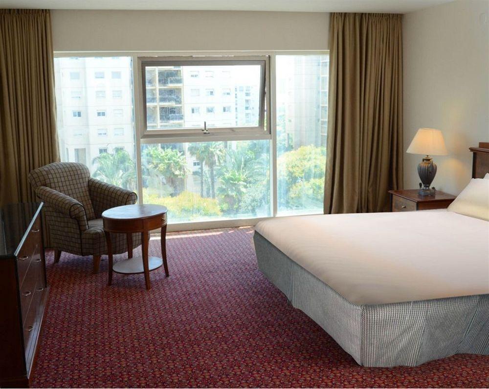 Avia Hotel & Resort Yehud-Monosson Eksteriør billede