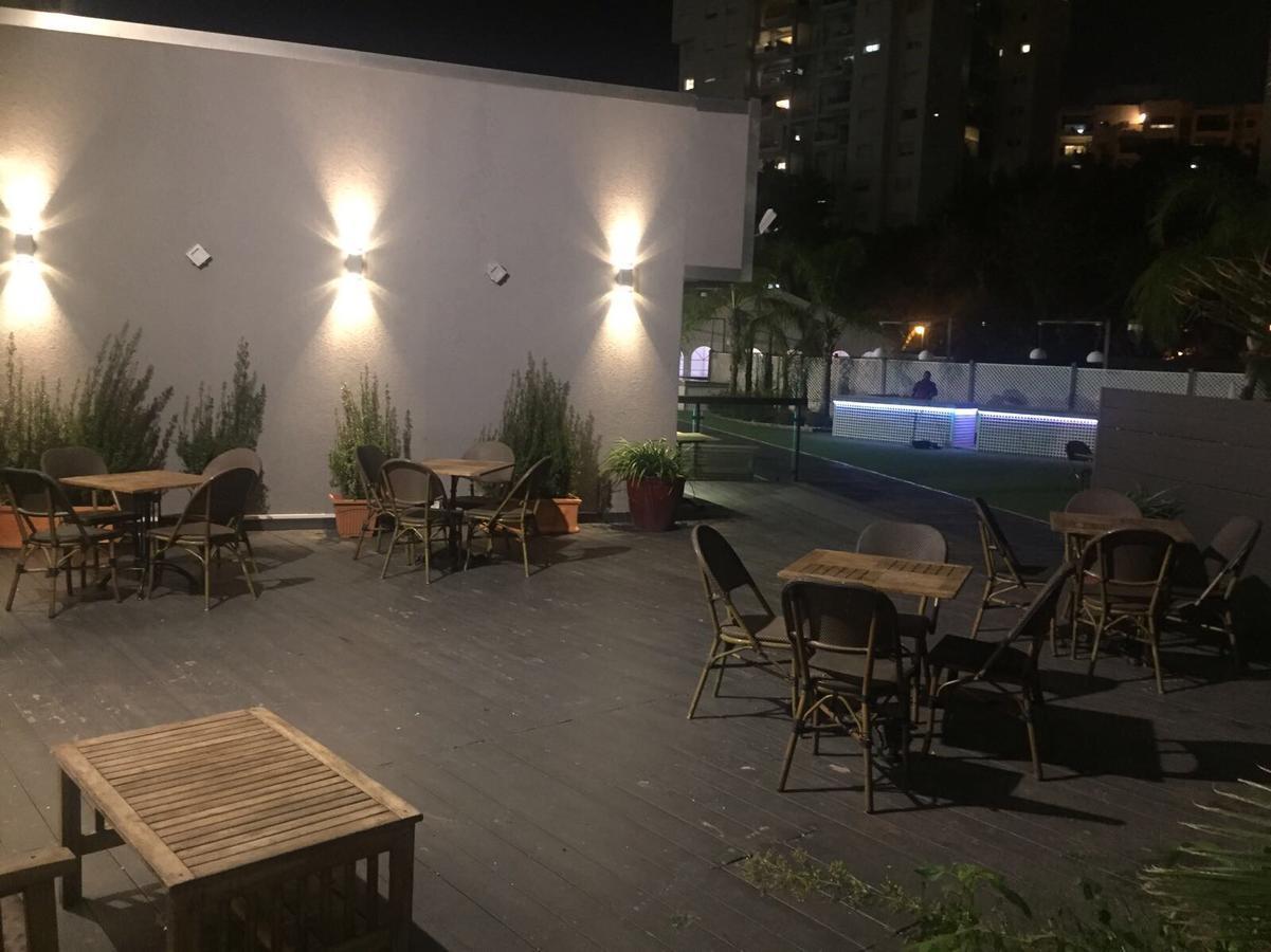 Avia Hotel & Resort Yehud-Monosson Eksteriør billede