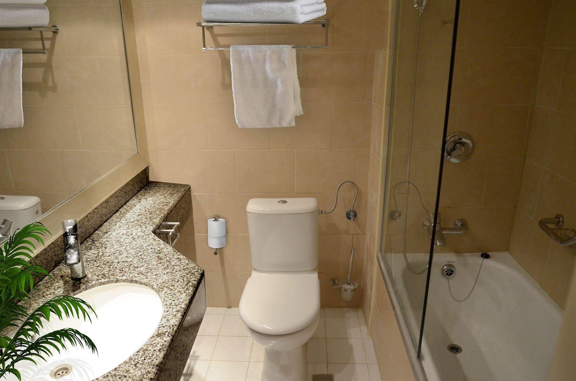 Avia Hotel & Resort Yehud-Monosson Eksteriør billede
