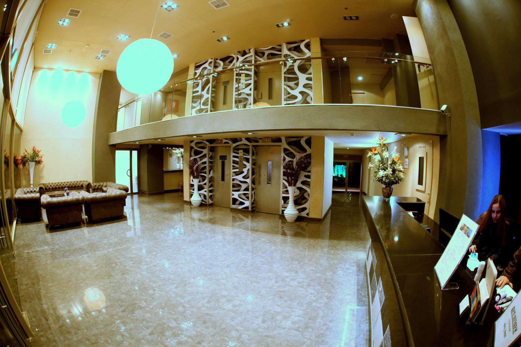 Avia Hotel & Resort Yehud-Monosson Eksteriør billede
